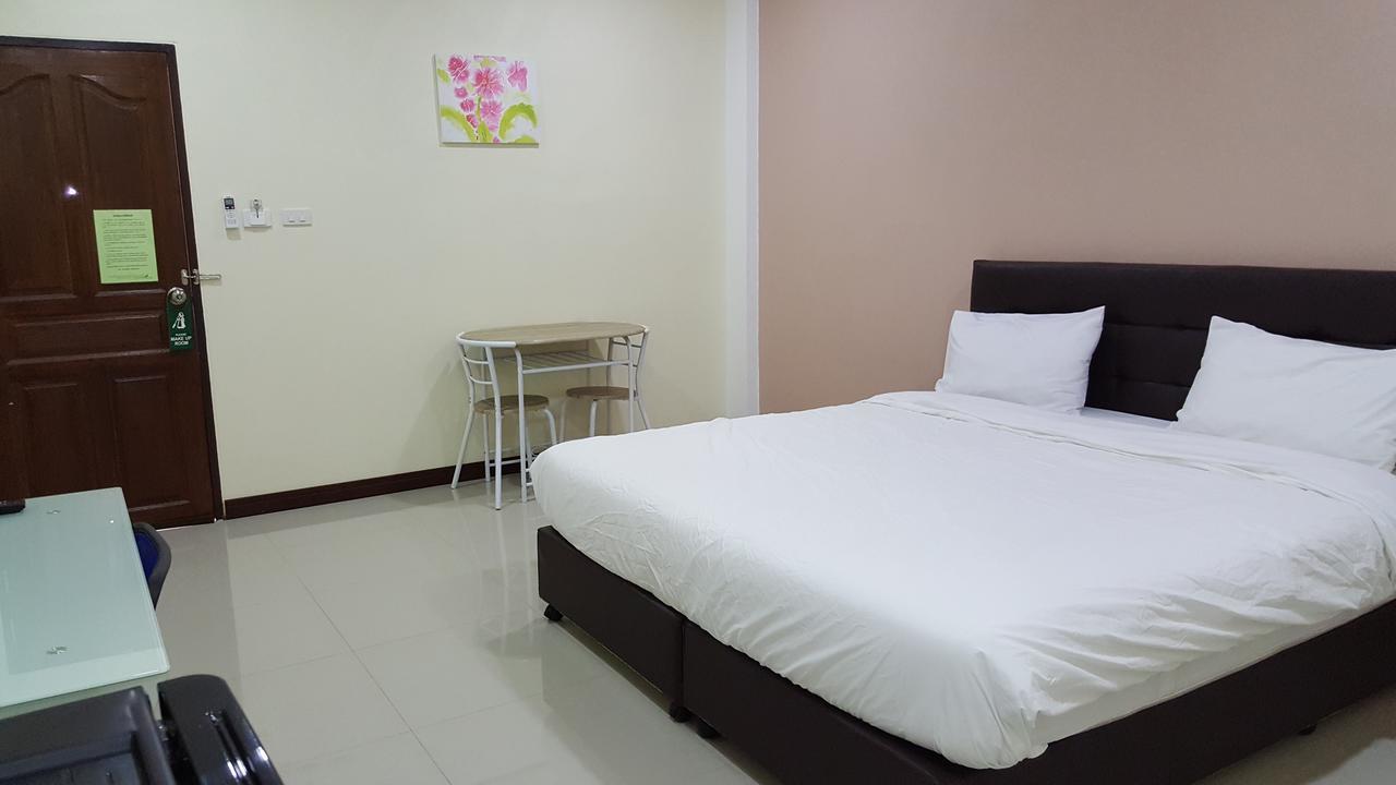 Charoensuk Grand Hotel Kabin Buri Exterior photo