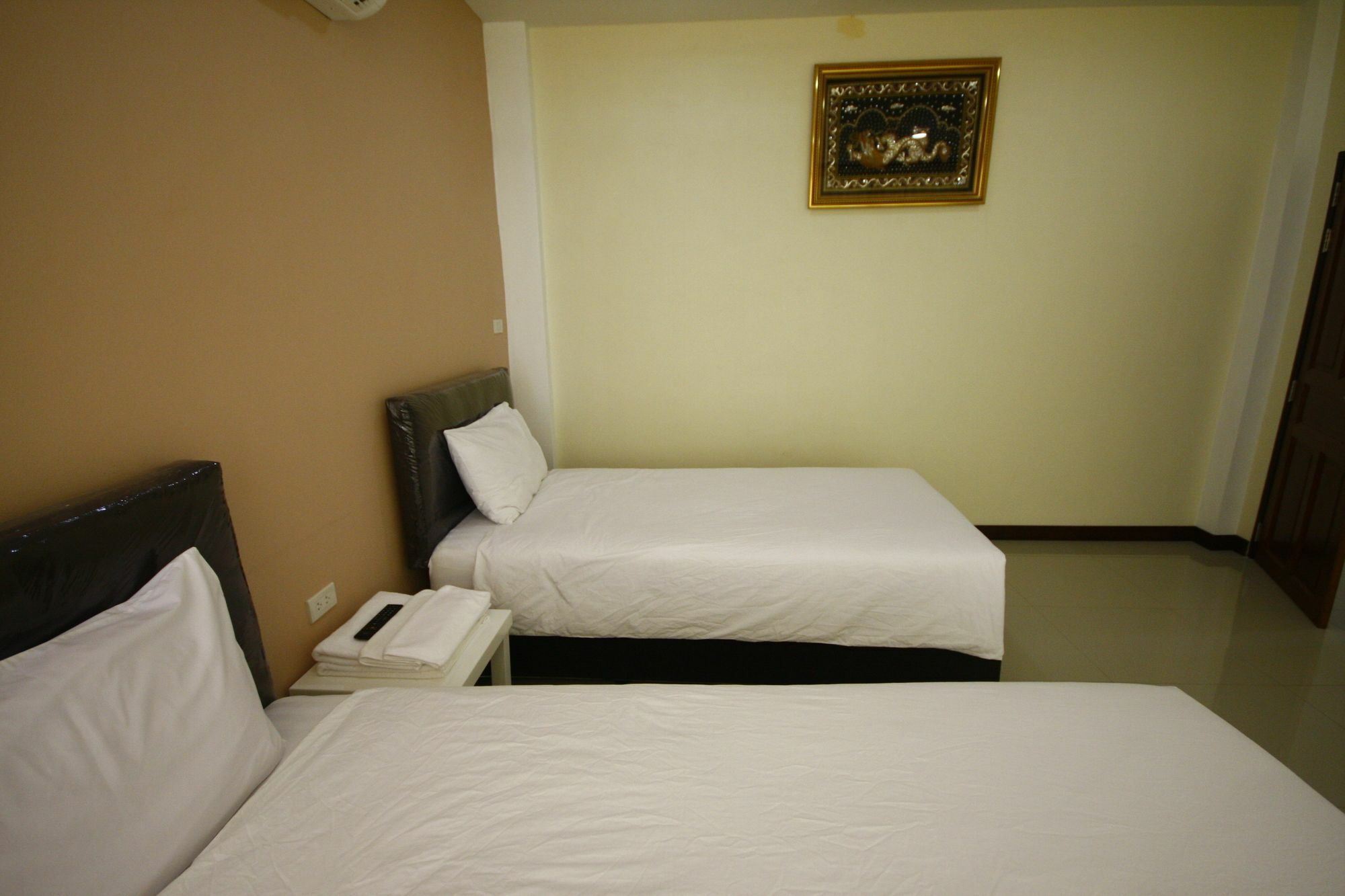 Charoensuk Grand Hotel Kabin Buri Exterior photo
